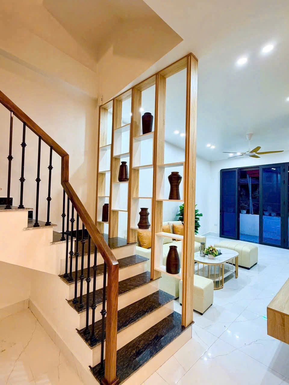 Bán 6 căn nhà ngõ phố Quyết Thắng, ph Bình Hàn, TP Hải DƯơng, 42m2, 3 ngủ, 3 tầng, giá chỉ từ 2.15 5
