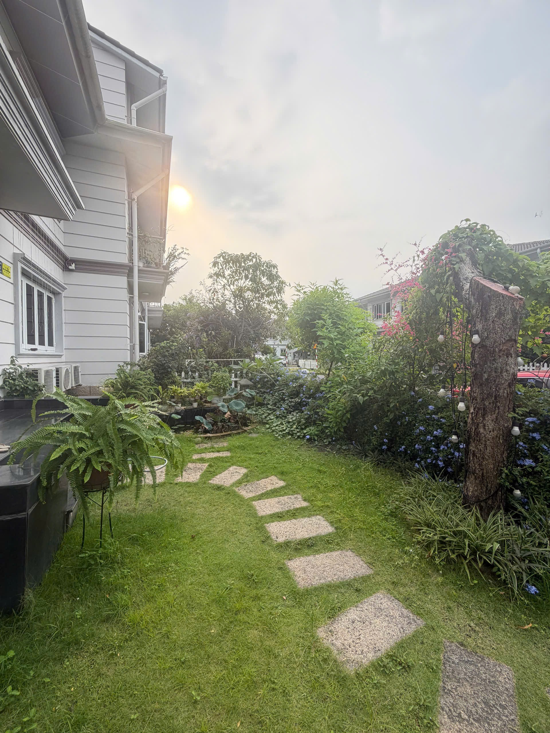 CHO THUÊ BIỆT THỰ SÂN VƯỜN ,COMPOUND GARDEN HOMES THỦ ĐỨC 3PN 3WC GIÁ 30TR 4