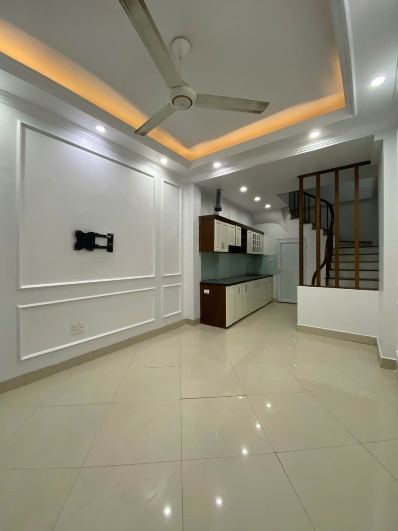 NHÀ ĐẸP BÁT KHỐI – LONG BIÊN - 5 TẦNG • 34M² • CHỈ 6.5 TỶ