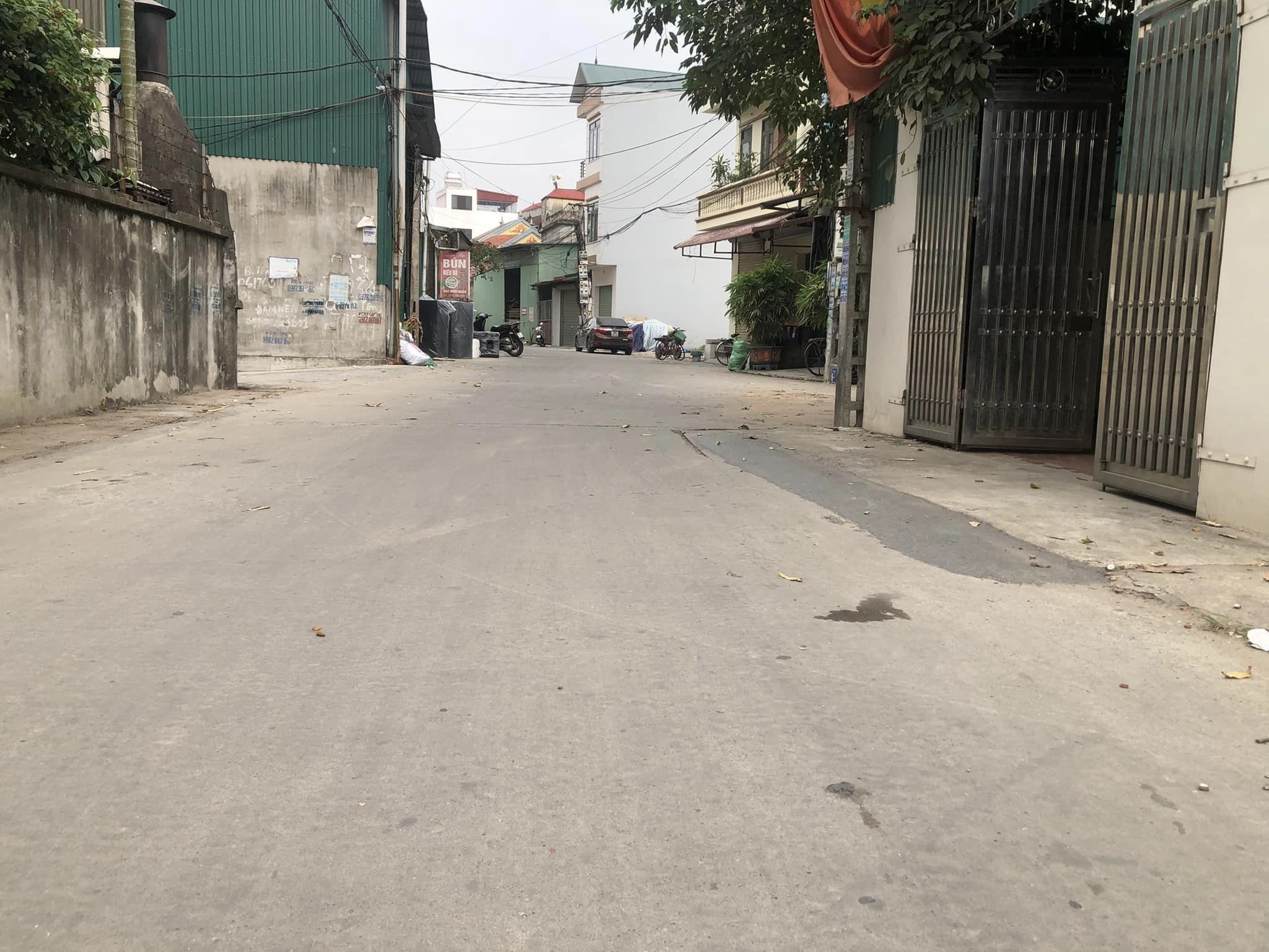 Hàng Hiếm Hơn 2 Tỷ –  Lô Đất Đẹp Nhất Nhì Lạc Đạo, Ô Tô Vào : 0835459289