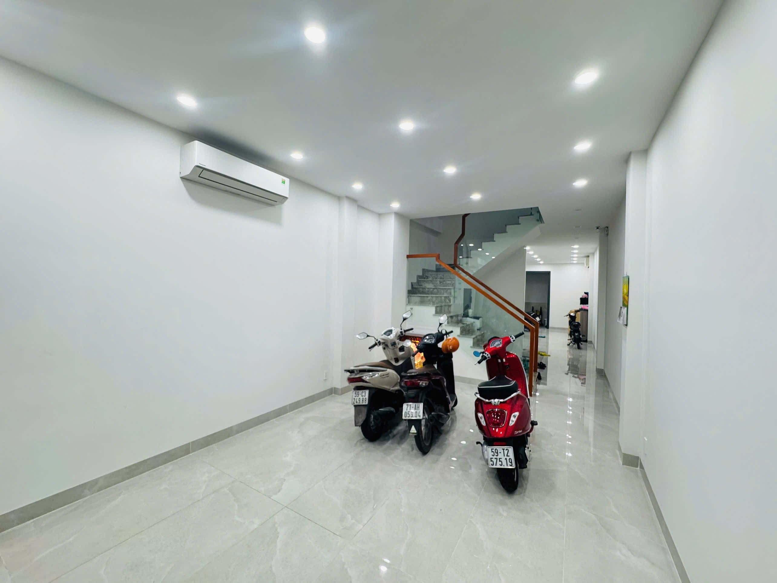 Bán nhà Quận 7 đường số 15 P.Tân Kiểng, dt 4x19,3m,3 lầu,st mới đẹp 2