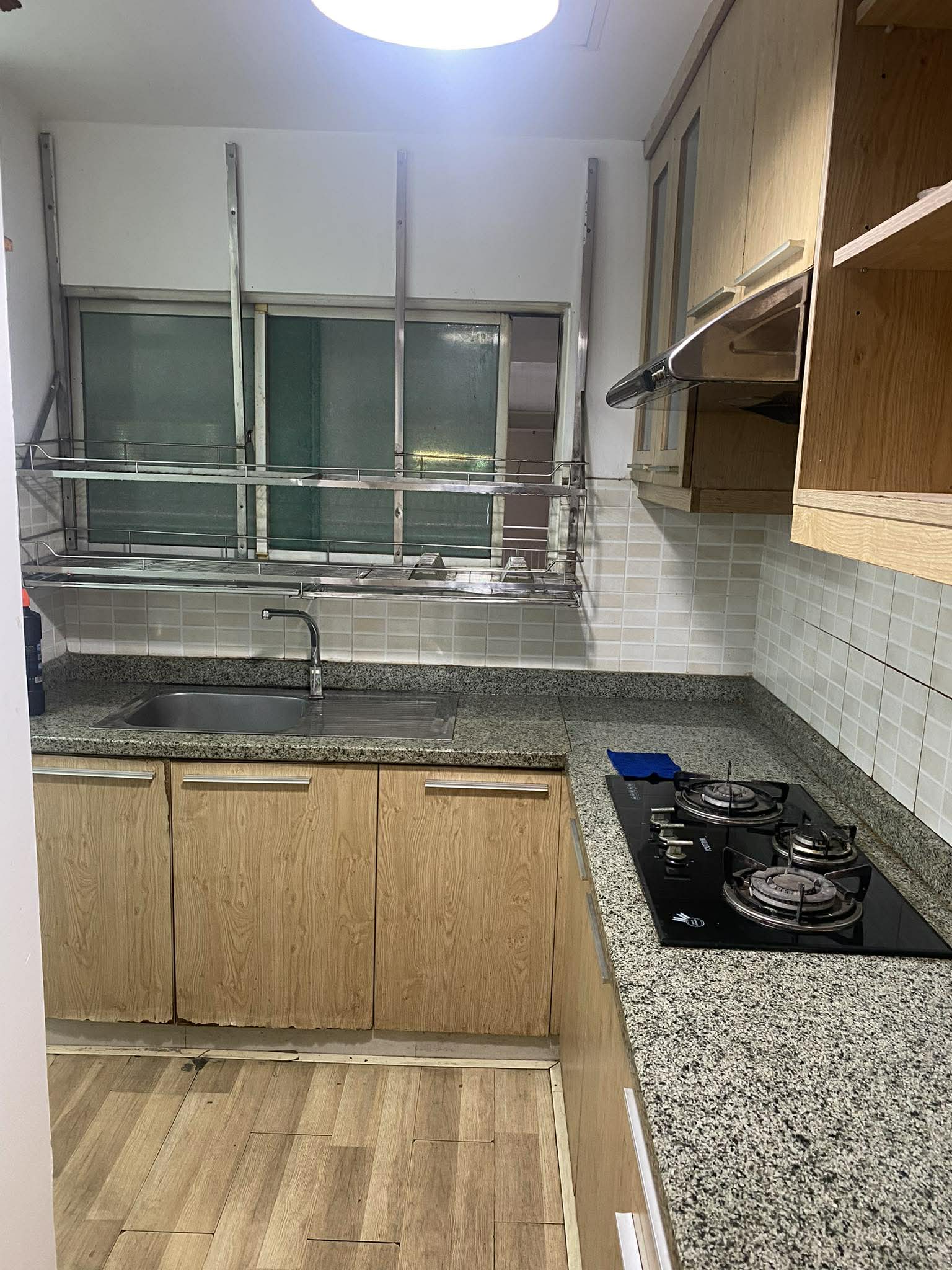 Cần cho thuê Căn hộ Tản Đà court Quận 5, Dt : 80 m2, 2PN, 2WC, Giá : 12.5 tr/th, Có Nội Thất 2