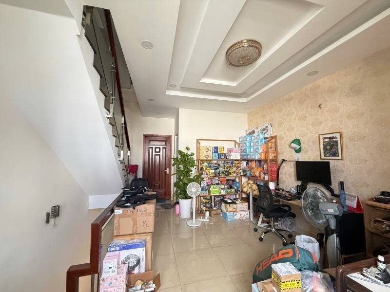 Bán nhà mặt phố đường số 19, Hiệp Bình Chánh, Thủ Đức, TP HCM. DT 54m2, 4 tầng. Giá - 8.4 tỷ 2