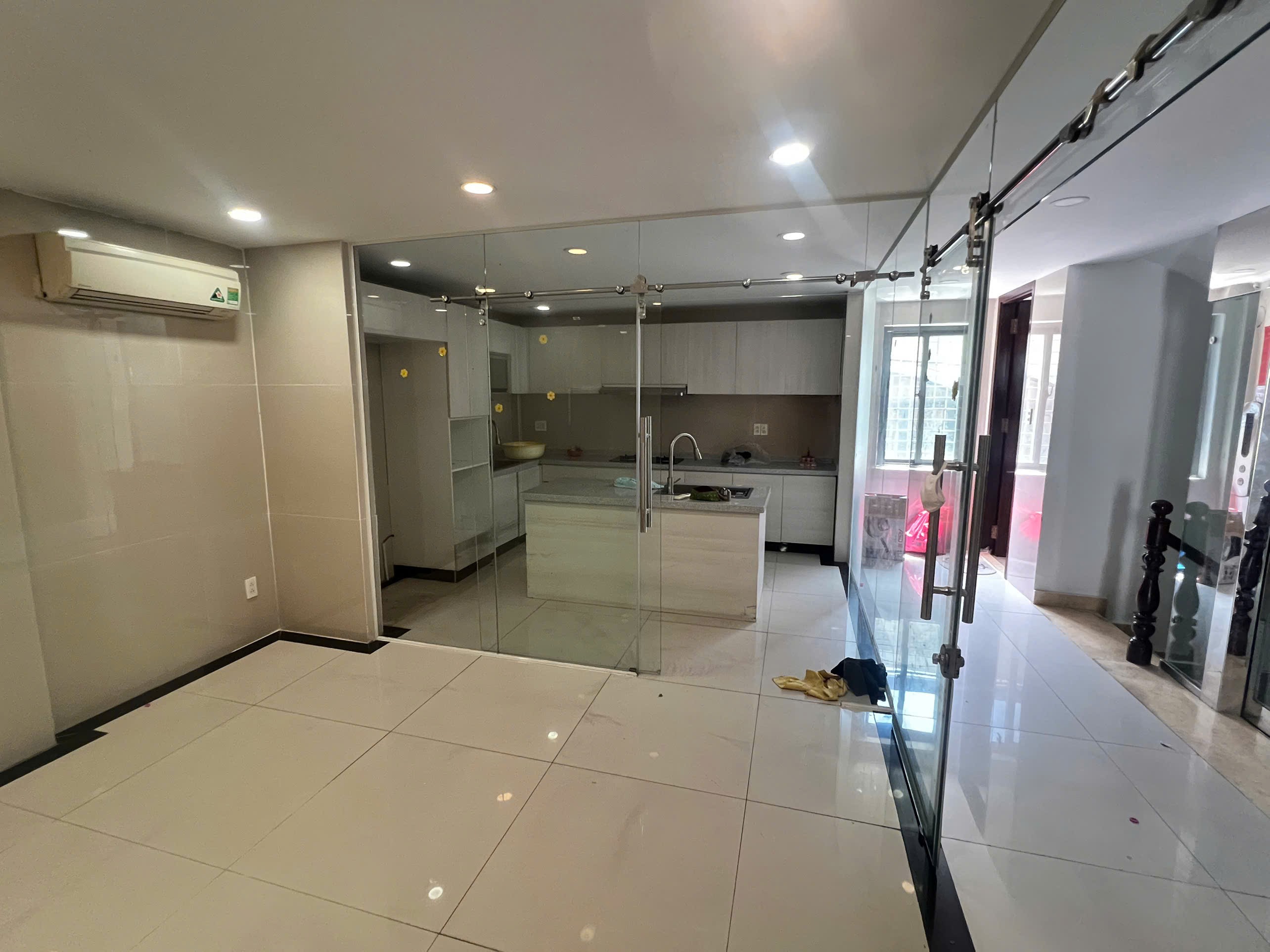 BIỆT THỰ BÊN SÔNG HẦM 4 TẦNG CÓ THANG MÁY DTSD 450M2 GIÁ 38TR LIỀN KỀ GIGAMALL 6