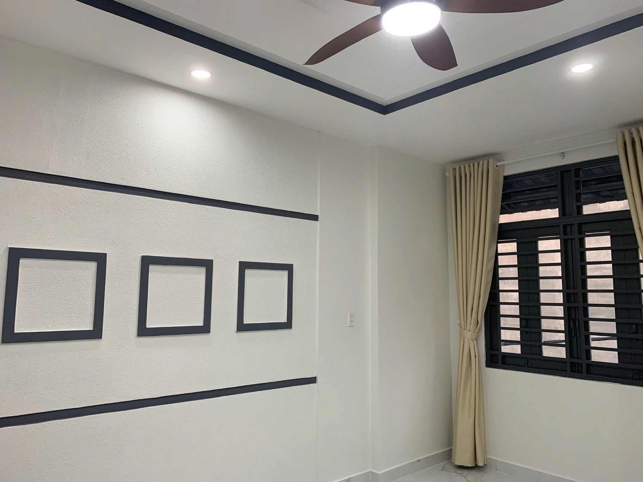 CHO THUÊ NHÀ MỚI TINH ĐƯỜNG QUỐC LỘ 13 NGAY PHỞ HUỲNH TRÂM,4PN GIÁ 14TR