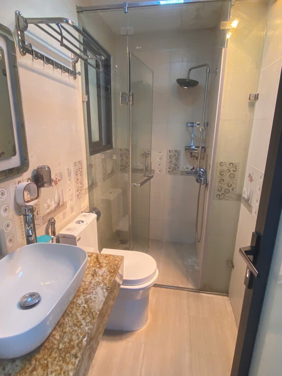 Cho thuê Căn chung cư mini tại Ngõ 193 Phố Trích Sài, Tây Hồ. Ban công rộng thoáng. Chỉ 7tr 2