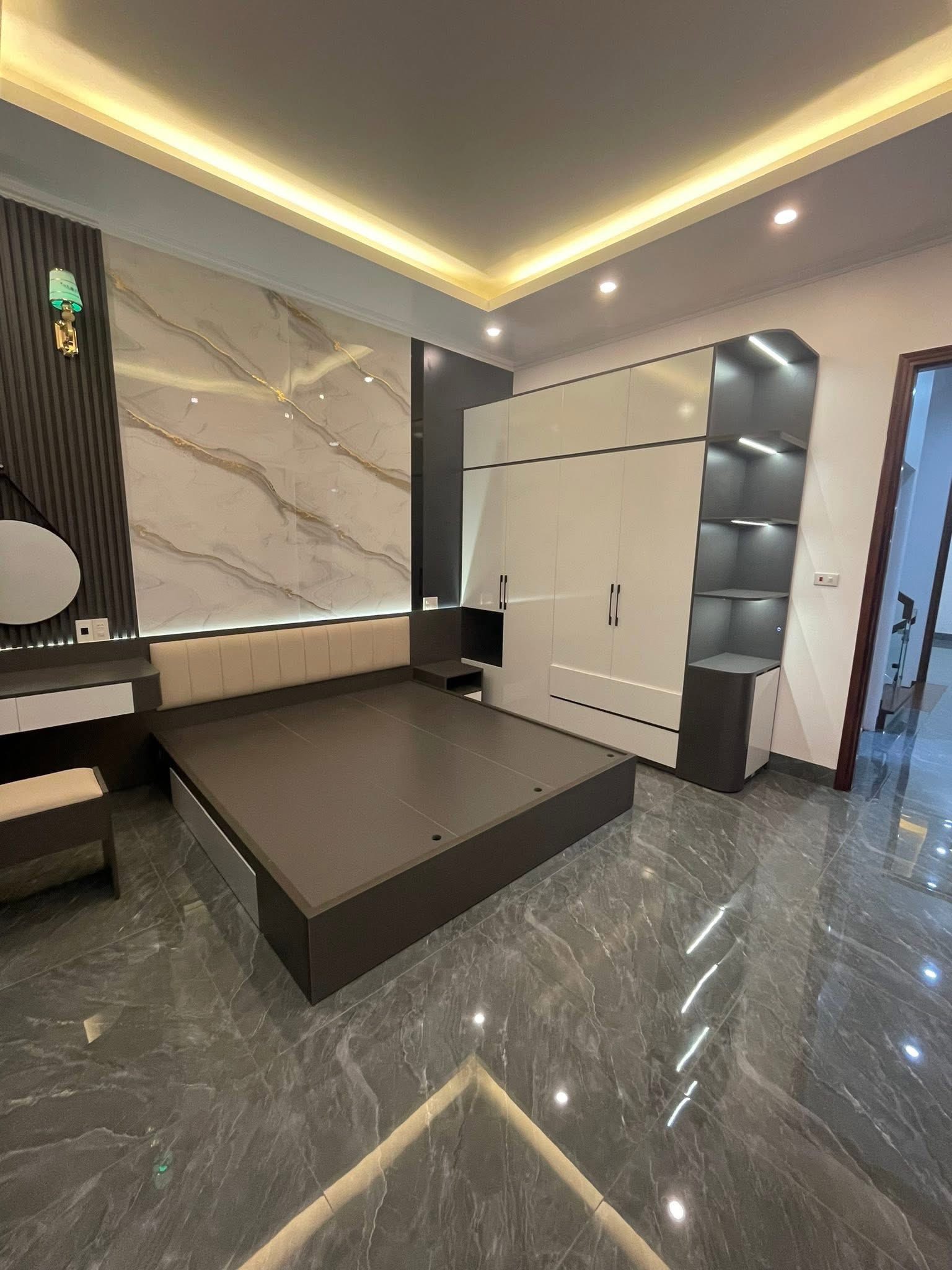 Bán nhà khu 7 ngõ phố Bình Lộc, ph Tân Bình, TP Hải Dương, 50.5m2, mt 4m, 3 ngủ, 3 vs, ngõ oto thôn 8