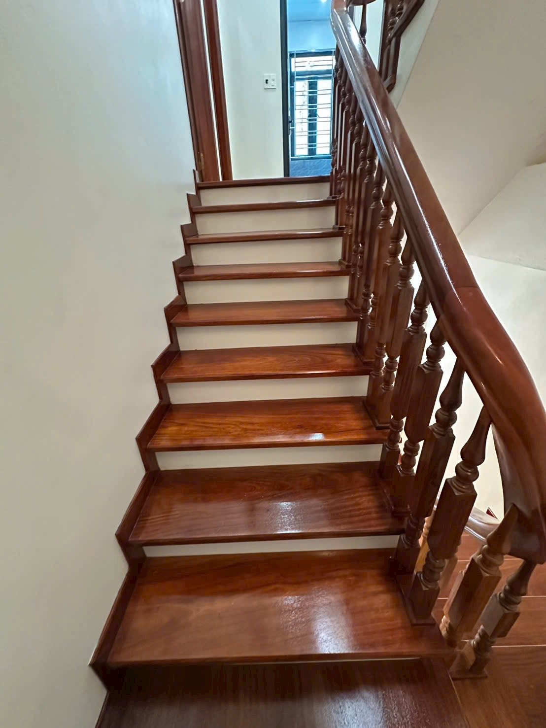 Bán nhà 3 tầng ngõ phố Hồ Tùng Mậu, ph Tân Bình, TP HD, hơn 40m2, 3 ngủ, 3 vs, ngõ oto, chỉ 2.98 tỷ 8