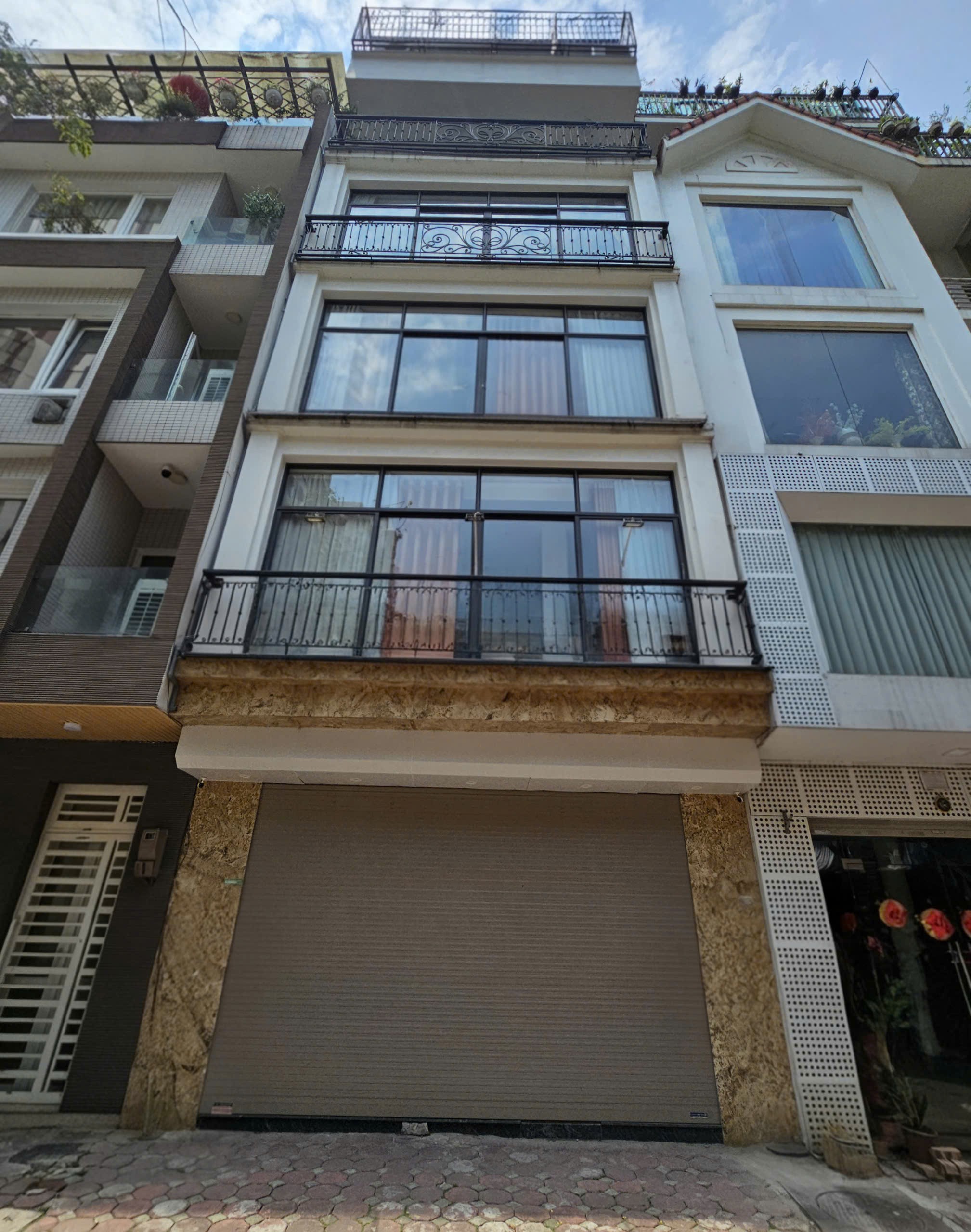 Cho thuê nhà, 98m2_ 4.5T; Hoàng Quốc Việt, Tô Hiệu, Nghĩa Tân -24 tr