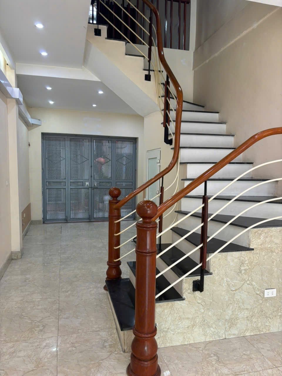 NHÀ 2 MẶT TIỀN-MẶT PHỐ BỜ SÔNG SÉT-MẶT NGÕ ÔTÔ TRÁNH-40M 5T-KINH DOANH BẤT CHẤP