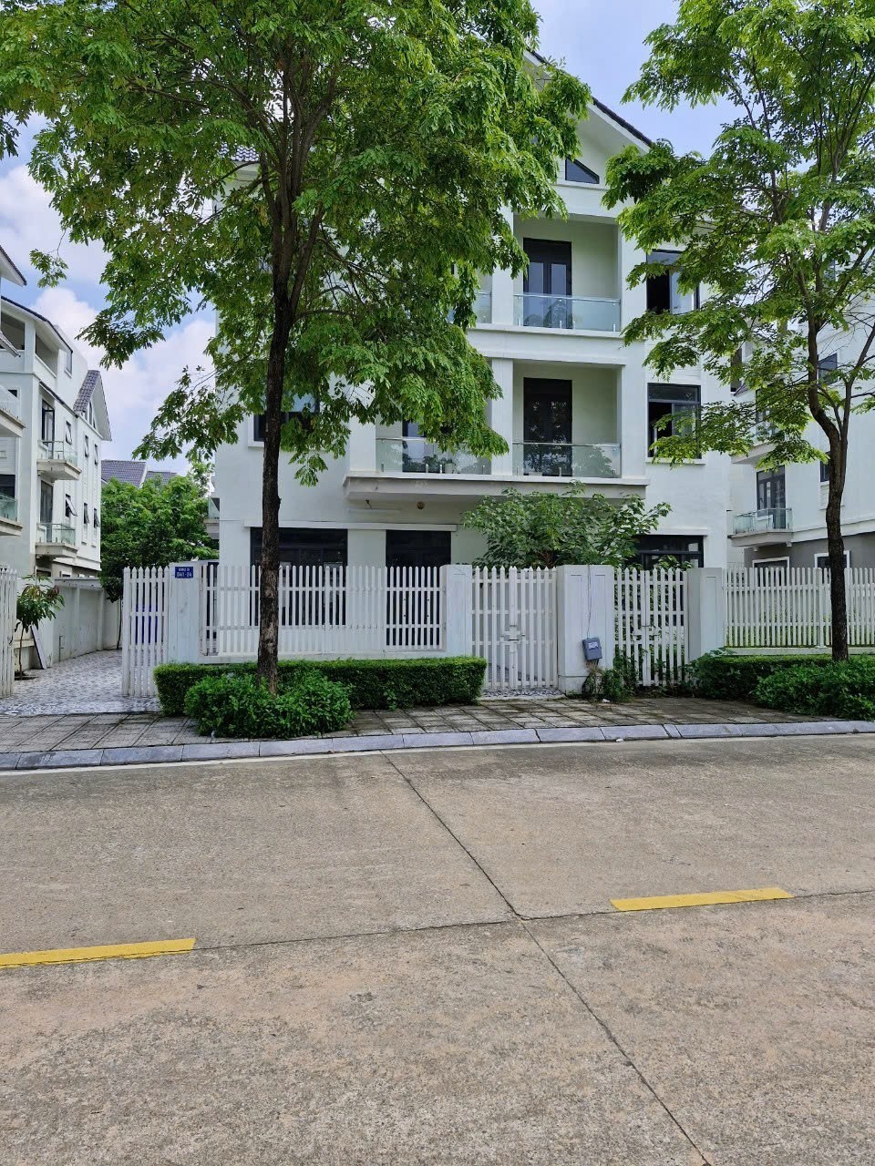 Cho thuê nhà, Thái Hà, Tây Sơn, Láng Hạ, THANG MÁY, 337m2x 3.5T -59 tr