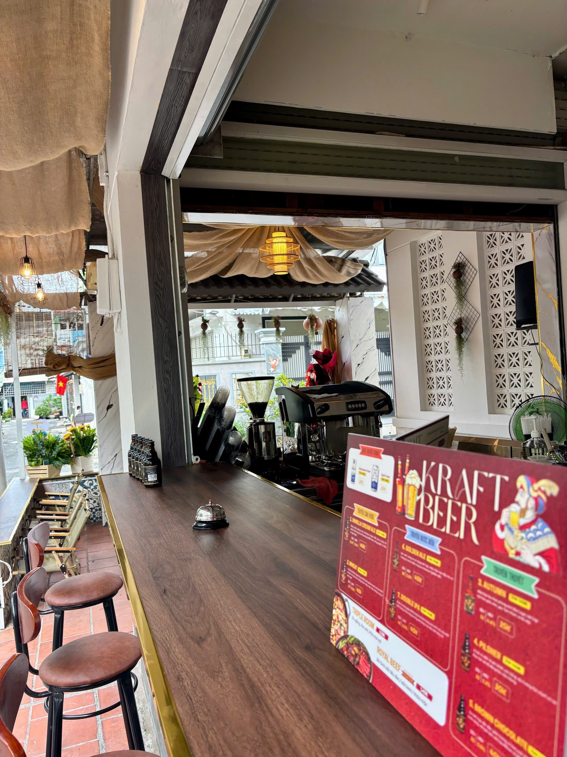 Sang quán cafe xinh góc 2 mặt tiền núp hẻm ngay ngã tư – Phường Tân Quý, Tân Phú. 2