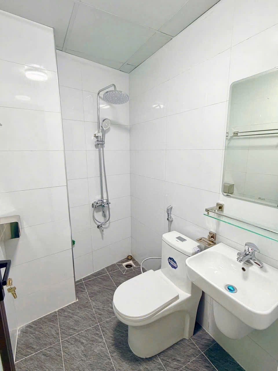 Bán 6 căn nhà ngõ phố Quyết Thắng, ph Bình Hàn, TP Hải DƯơng, 42m2, 3 ngủ, 3 tầng, giá chỉ từ 2.15 10