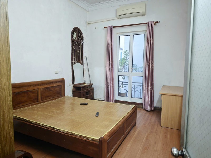 Cần bán nhà 4 tầng 32m2 căn góc 3 mặt thoáng tại ngõ 987 Ngô Gia Tự. Cách đường ô tô 100m