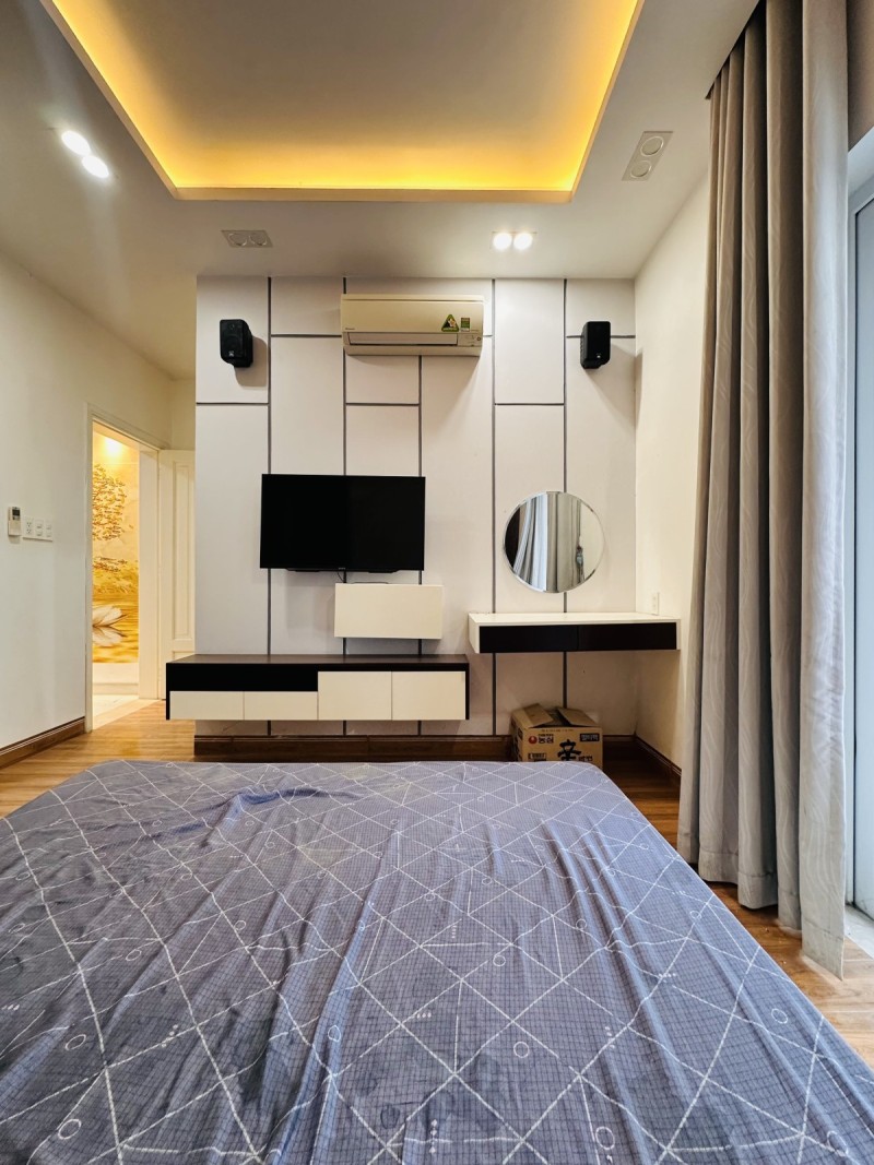 Bán nhà mặt phố Nguyễn Duy Trinh, Q9, Thủ Đức, TP HCM. DT 75m2, 4 tầng. Giá 7.8 tỷ. 4