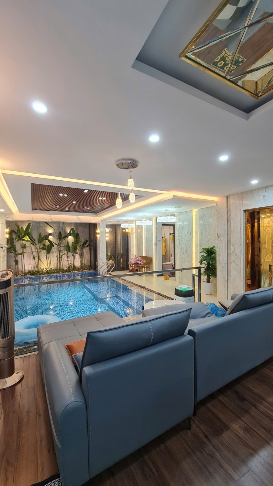 Bán Villa Nguyễn Tri Phương 244,3m2, 8PN,  hầm gara, hồ bơi, giá 25,5 tỷ