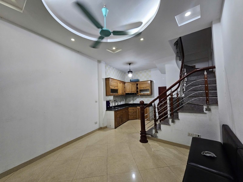 NHÀ NGỌC THỤY – 5 TẦNG DÂN XÂY – NHỎ XINH – Ở NGAY