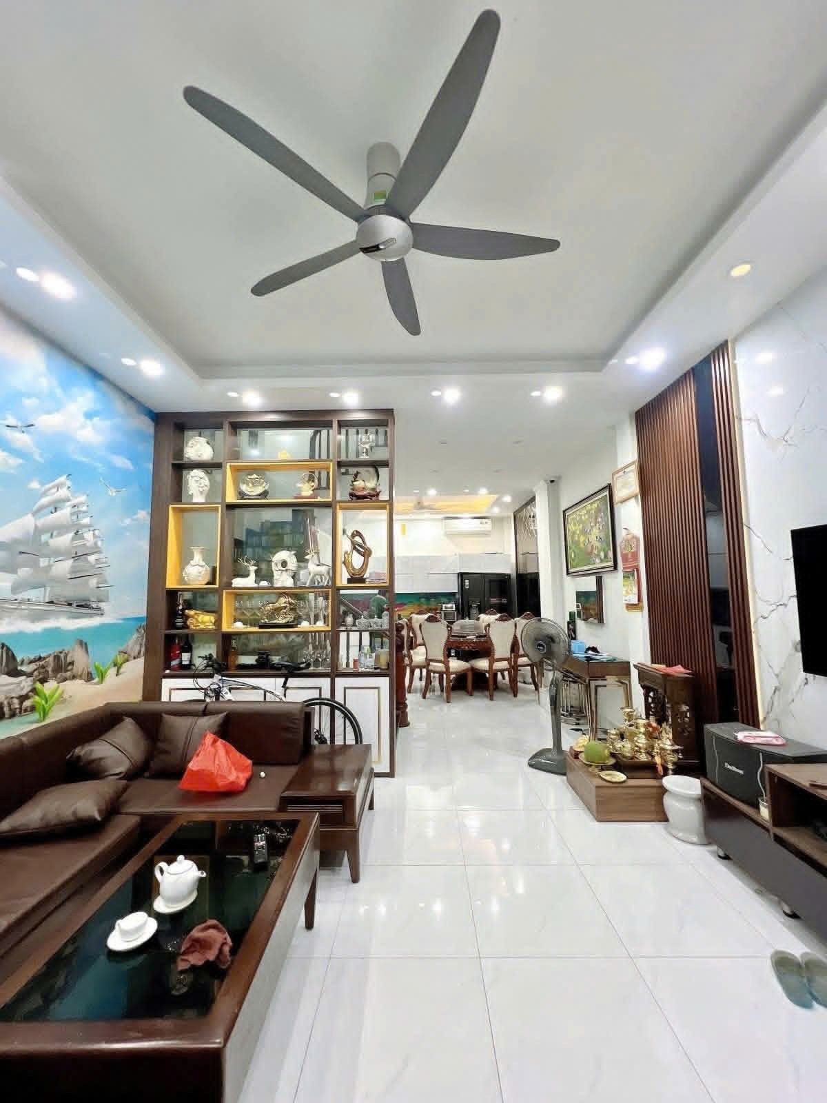 Cần bán Nhà mặt tiền đường Yên Lạc, Phường Vĩnh Tuy, Diện tích 54m², Giá 15.5 Tỷ