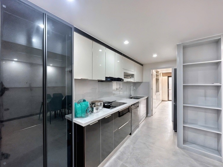 Cho thuê Căn hộ chung cư đường Tô Ngọc Vân, Phường Quảng An, Diện tích 90m², Giá 14.5 Triệu 7