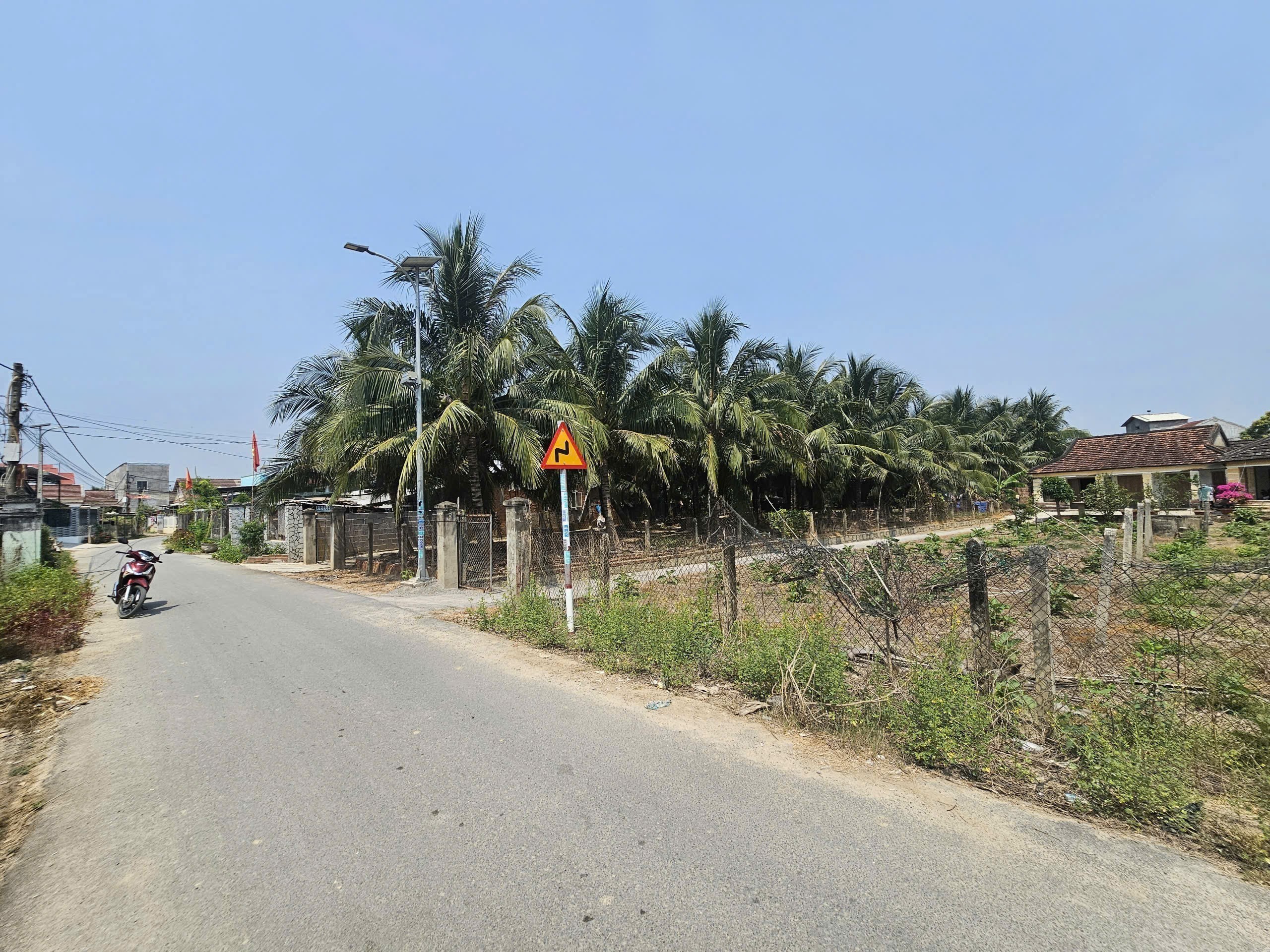 Bán đất Diên Điền thôn Đông 3 mặt đường Gò Chùa dân cư đông