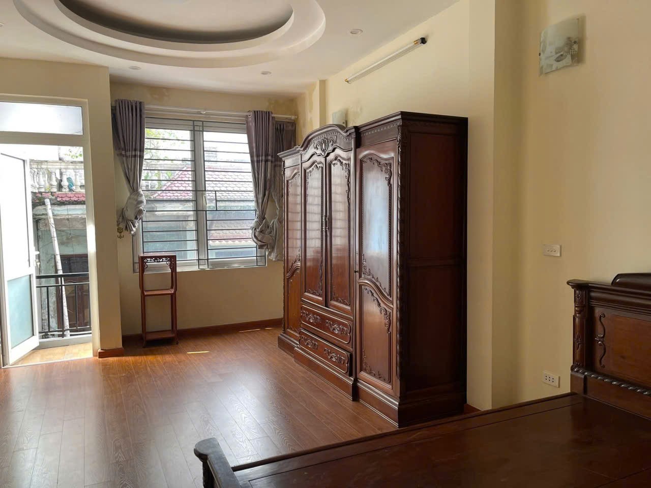 Cho thuê nhà riêng ngõ 139 Nguyễn Ngọc Vũ, Cầu Giấy 42M x 5 tầng giá 16 triệu Ở VÀ KD