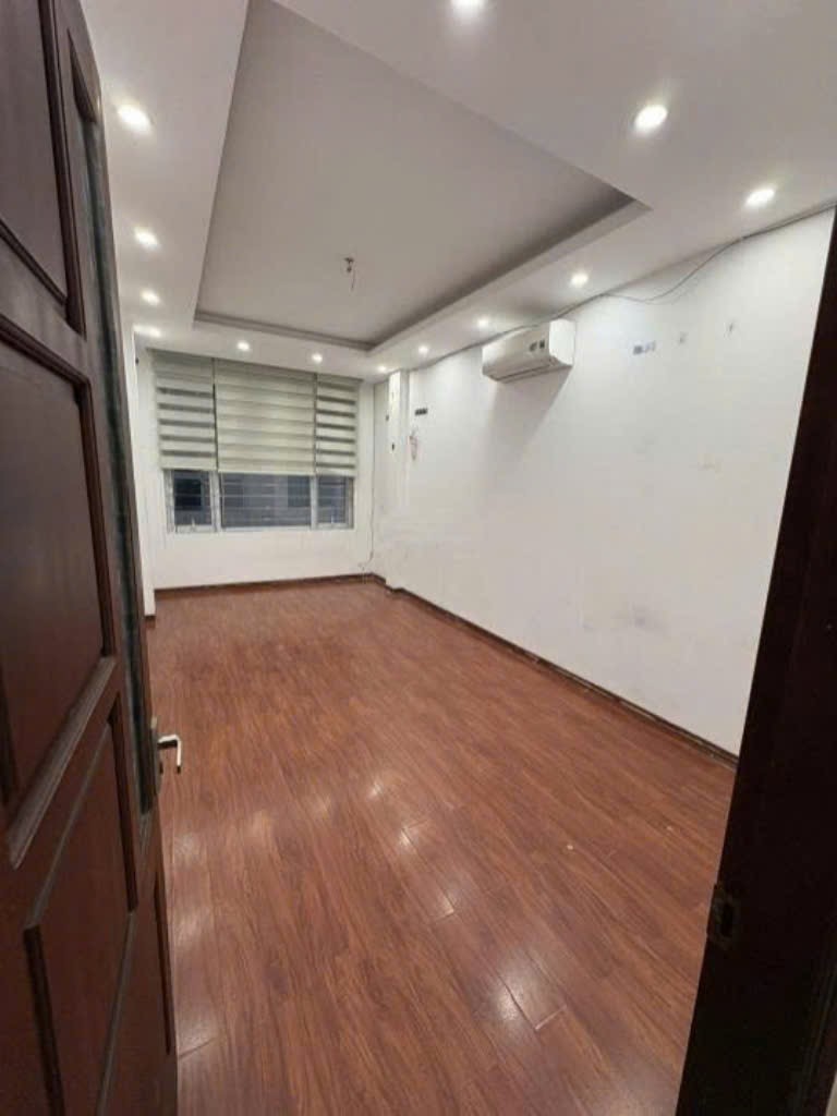 Cho thuê nhà Ô TÔ ĐỖ CỬA ngõ 87 Thiên Hiền, Mỹ Đình 45M x 5T (6 phòng) giá 20 triệu 2