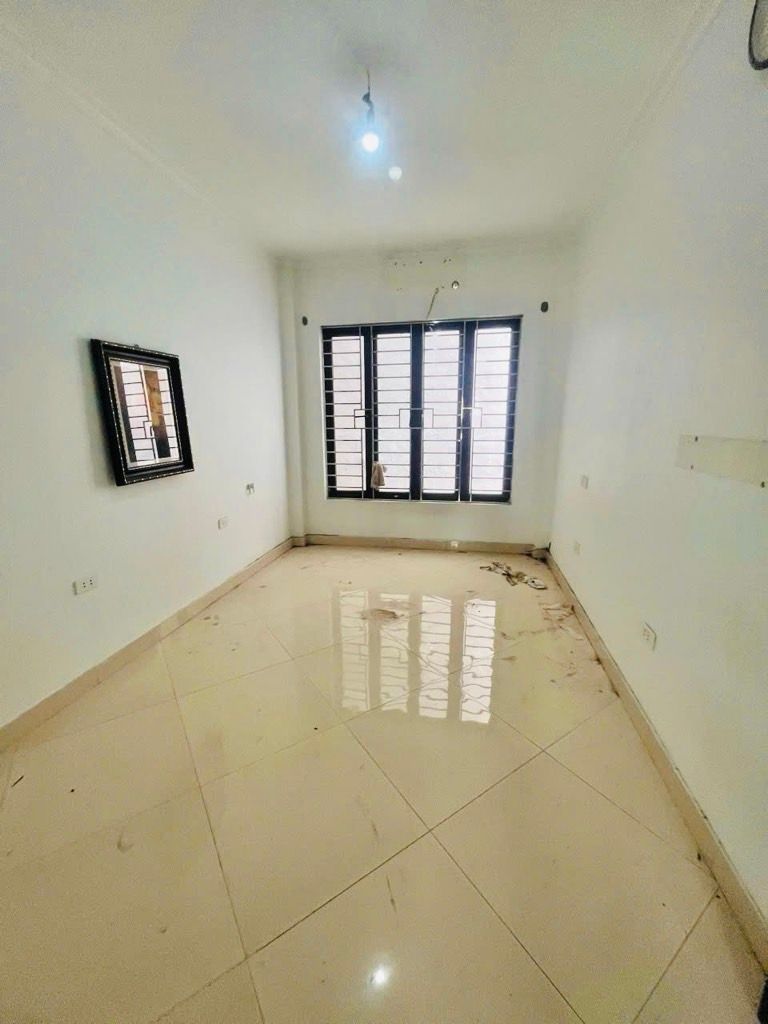 Cần bán Nhà mặt tiền đường Hoàng Mai, Phường Hoàng Văn Thụ, Diện tích 27m², Giá 3.2 Tỷ