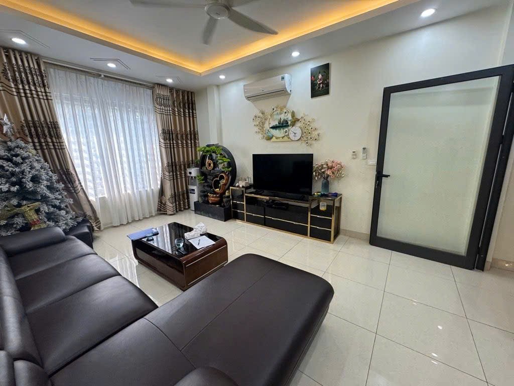 Tôi bán nhà Mậu Lương ô tô đỗ cửa cạnh chợ Mậu Lương 36m2 chỉ 5.x tỷ. LH 0989626116