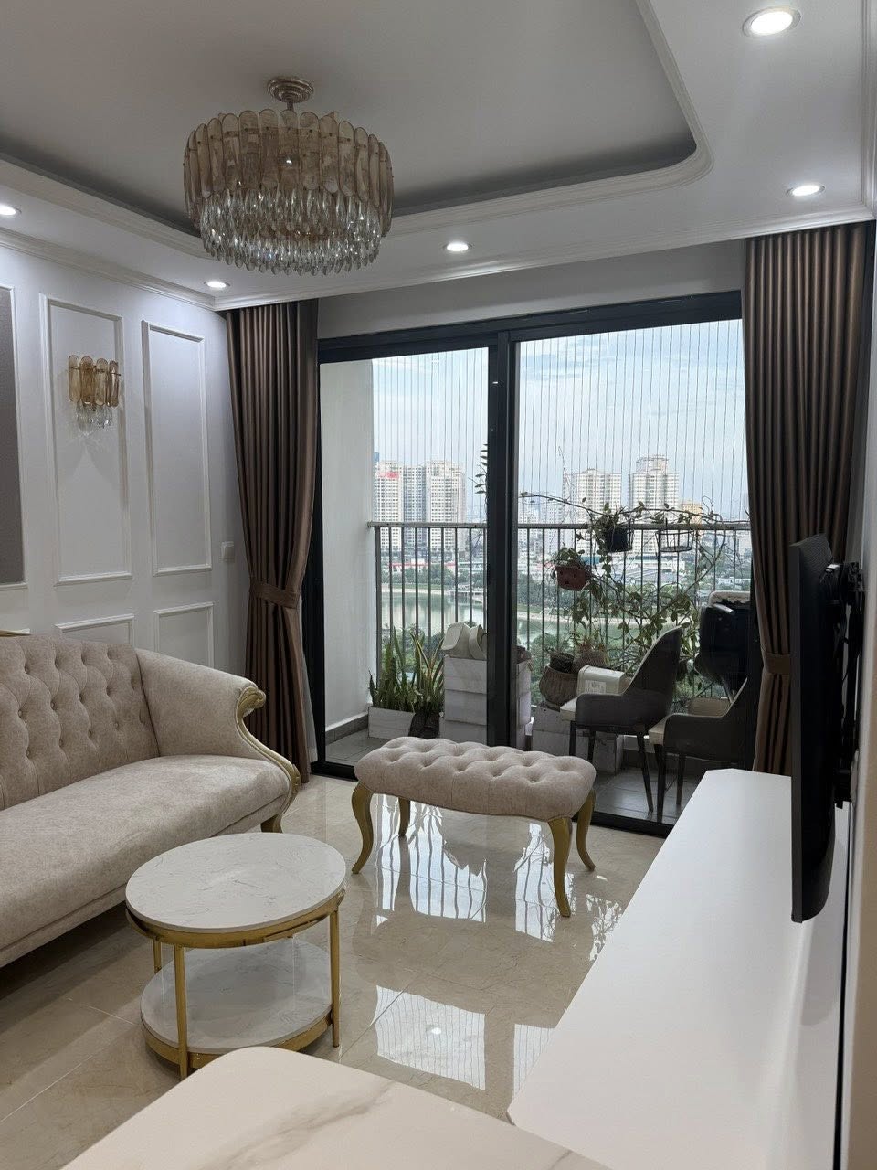 BÁN GẤP CĂN 3PN VIEW HỒ 95m² tại C6 Vinhomes D'Capitale