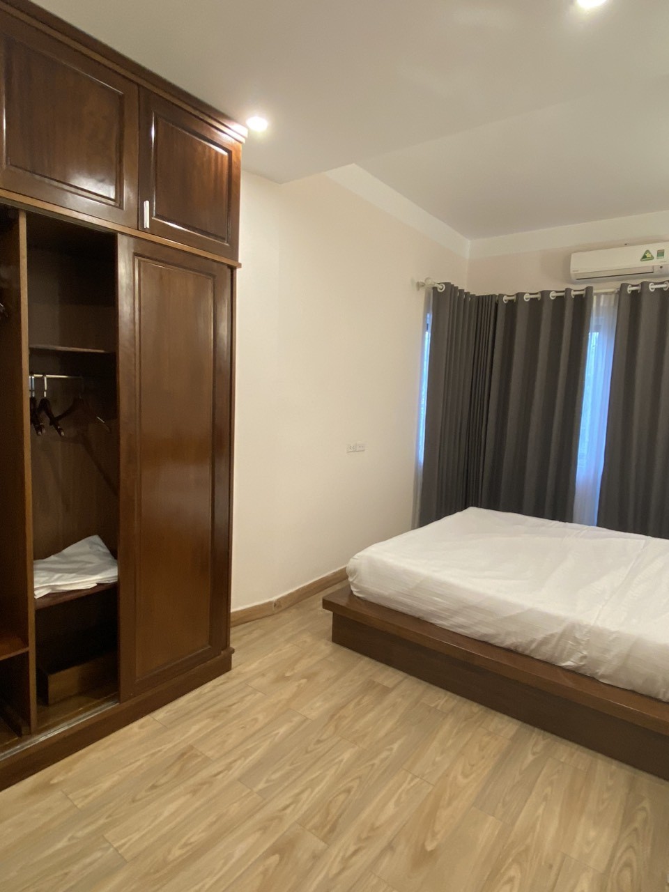 Chính chủ cho thuê Căn hộ dịch vụ giá rẻ 1N, 1K tại Ngõ 189 Hoàng Hoa Thám, Ba Đình. Chỉ 10tr 9
