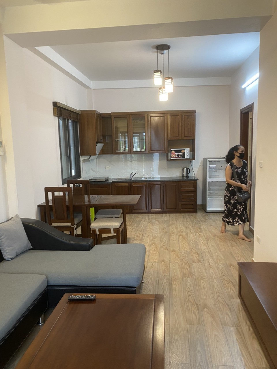 Chính chủ cho thuê Căn hộ dịch vụ giá rẻ 1N, 1K tại Ngõ 189 Hoàng Hoa Thám, Ba Đình. Chỉ 10tr 14