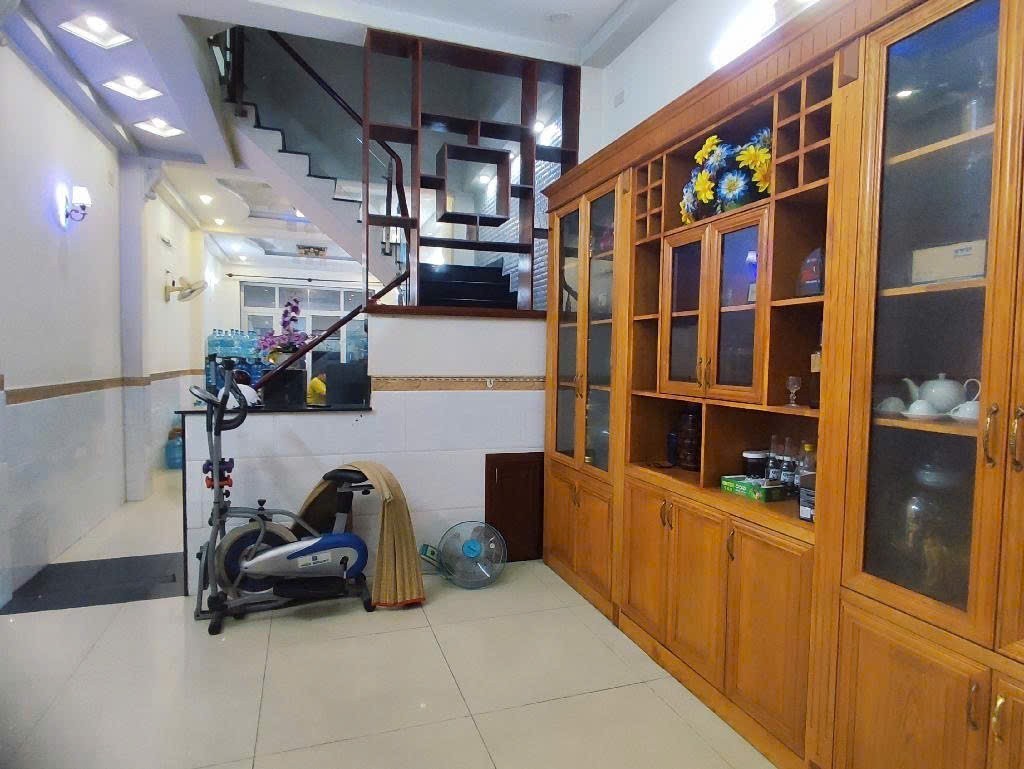 NHÀ 4 TẦNG (4x32) MẶT TIỀN CHỢ BÙI VĂN NGỮ, HIỆP THÀNH, Q12 NHĨNH 13TỶ 2