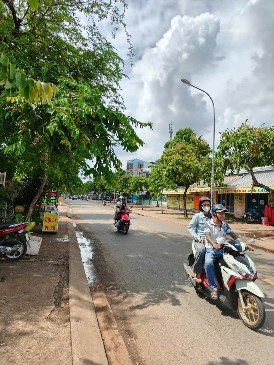 NHÀ MẶT TIỀN SONG HÀNH, TRUNG CHÁNH, HÓC MÔN ĐANG CHO THUÊ 22TR/THÁNG