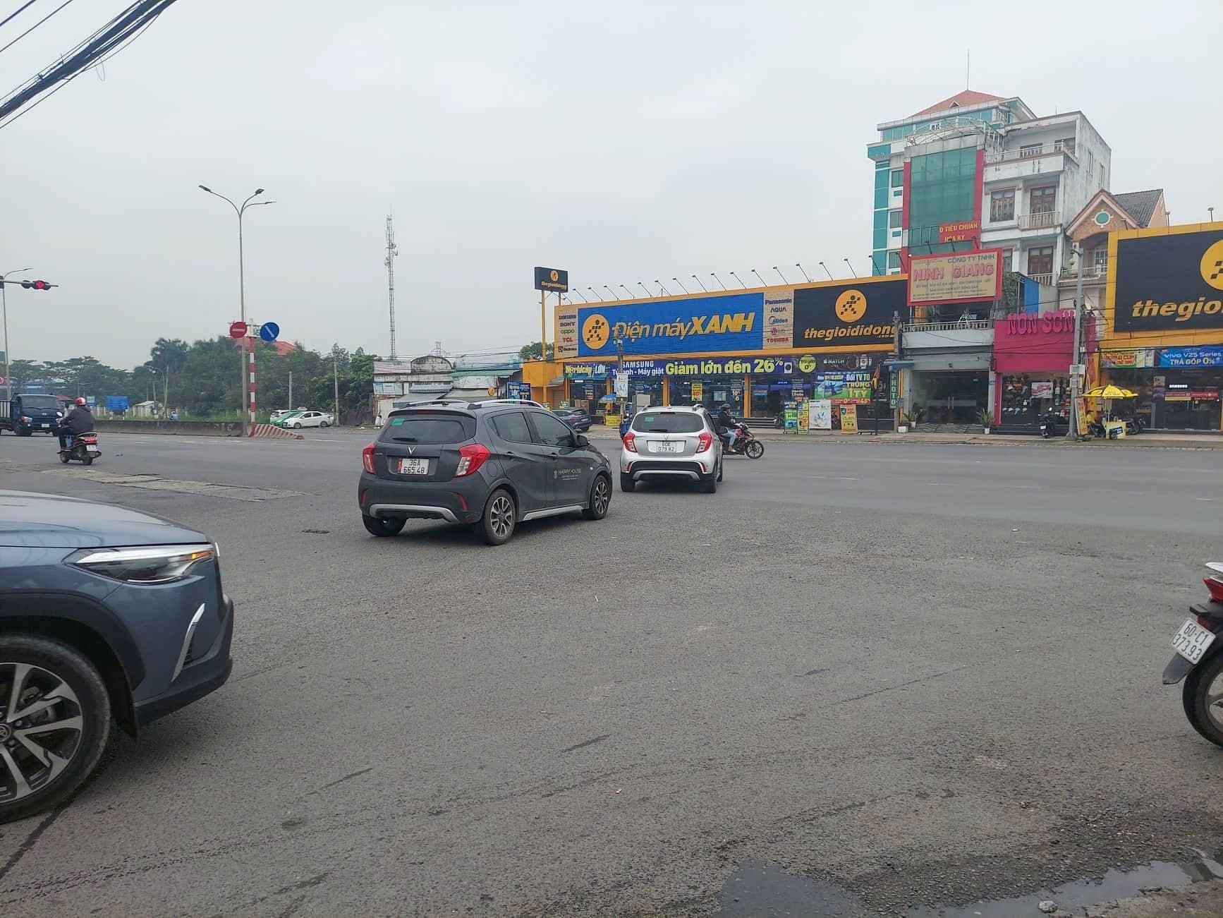 Gía tốt_Đất đẹp!!! Ngay sân bay Long Thành_100m2_1tỷ2_Sổ sẵn_Trung tâm kinh doanh 5
