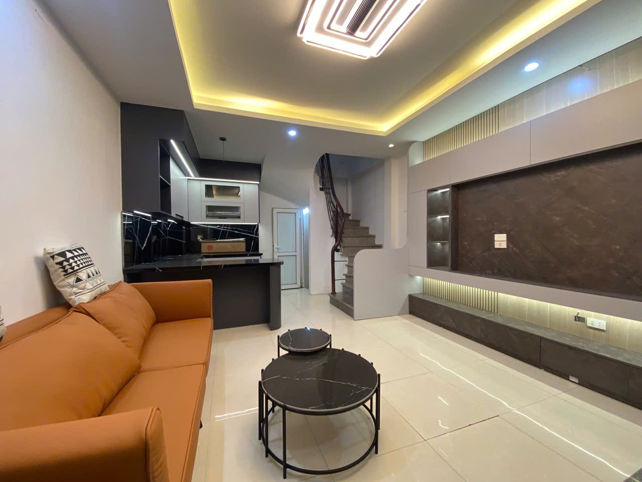 NHÀ NGỌC THỤY – LONG BIÊN - NHÀ ĐẸP Ở NGAY • Ô TÔ QUA CỔNG • FULL NỘI THẤT - TẦM GIÁ HỢP LÝ TRONG