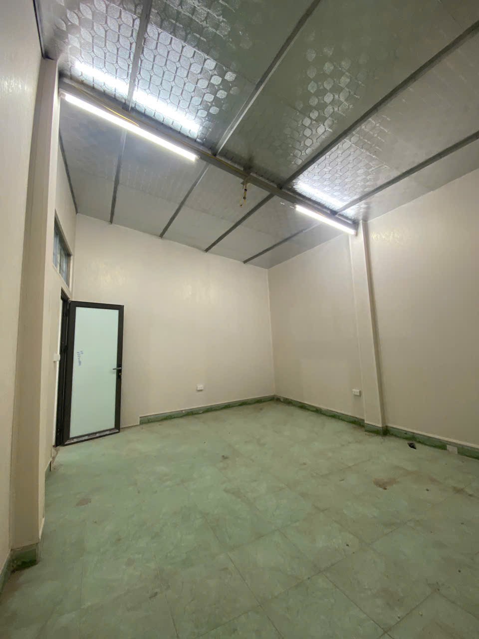 CHO THUÊ KHO LONG BIÊN – 150M² – XE TẢI VÀO TẬN KHO 4