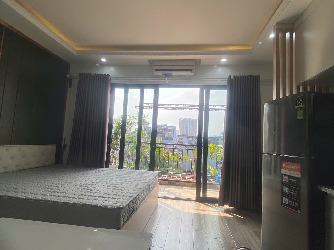 Cho thuê Căn Chung cư mini giá rẻ tại Ngõ 193 Trích Sài. Ban công View hồ cực thoáng. Chỉ 7tr 8