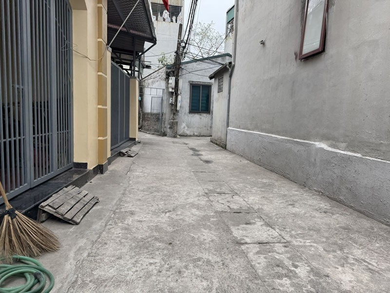 Cần bán lô góc 40m2 đất Làng Vàng, Gia Lâm. Khổ đất đẹp, dân cư đông đúc, tiện ích đầy đủ