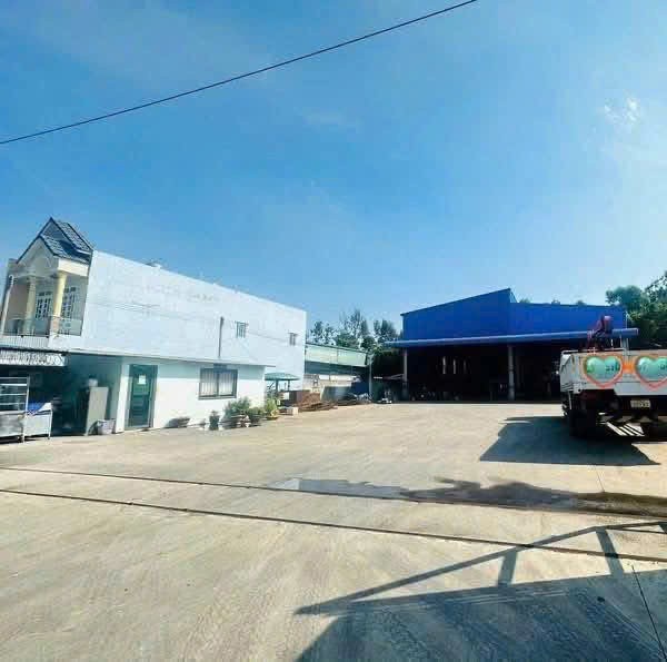 XƯỞNG MẶT TIỀN NGUYỄN VĂN BỨA – HÀNG HIẾM HÓC MÔN – DT KHỦNG 1.665M² 3