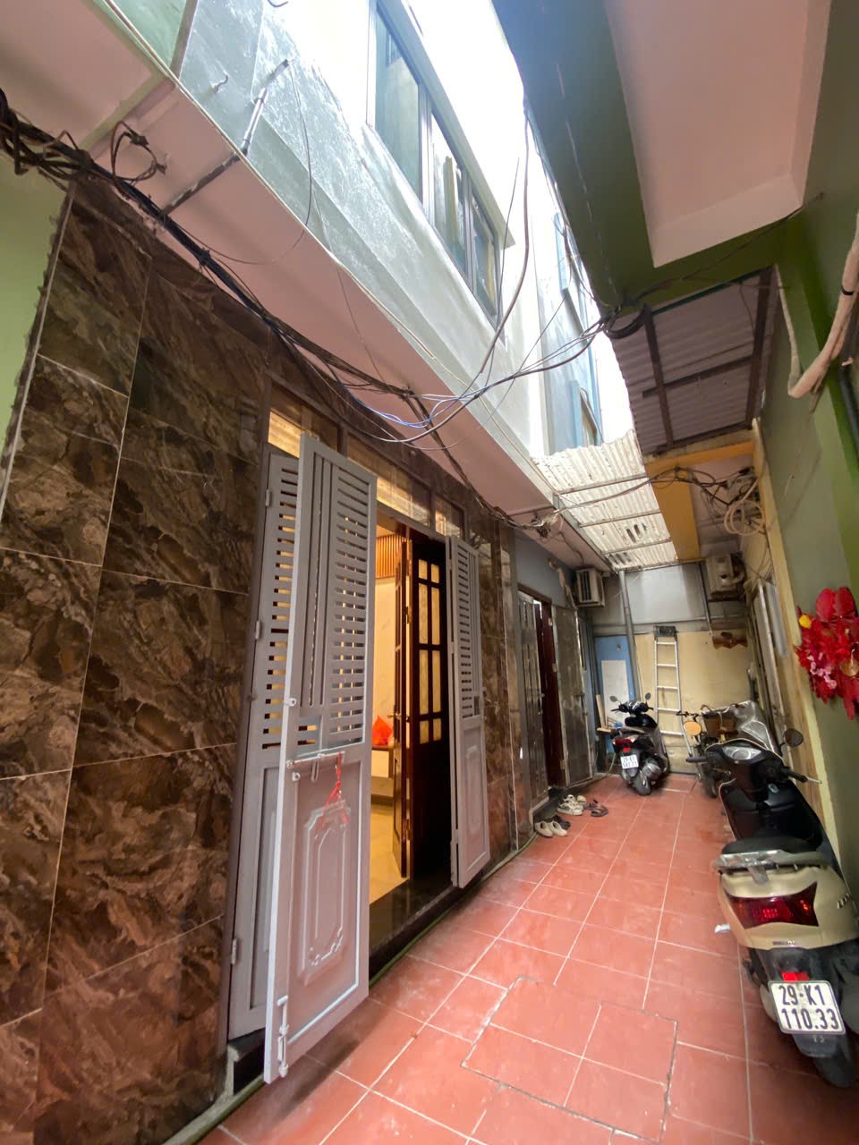 THẠCH BÀN – NHÀ ĐẸP – FULL NỘI THẤT – 5 TẦNG