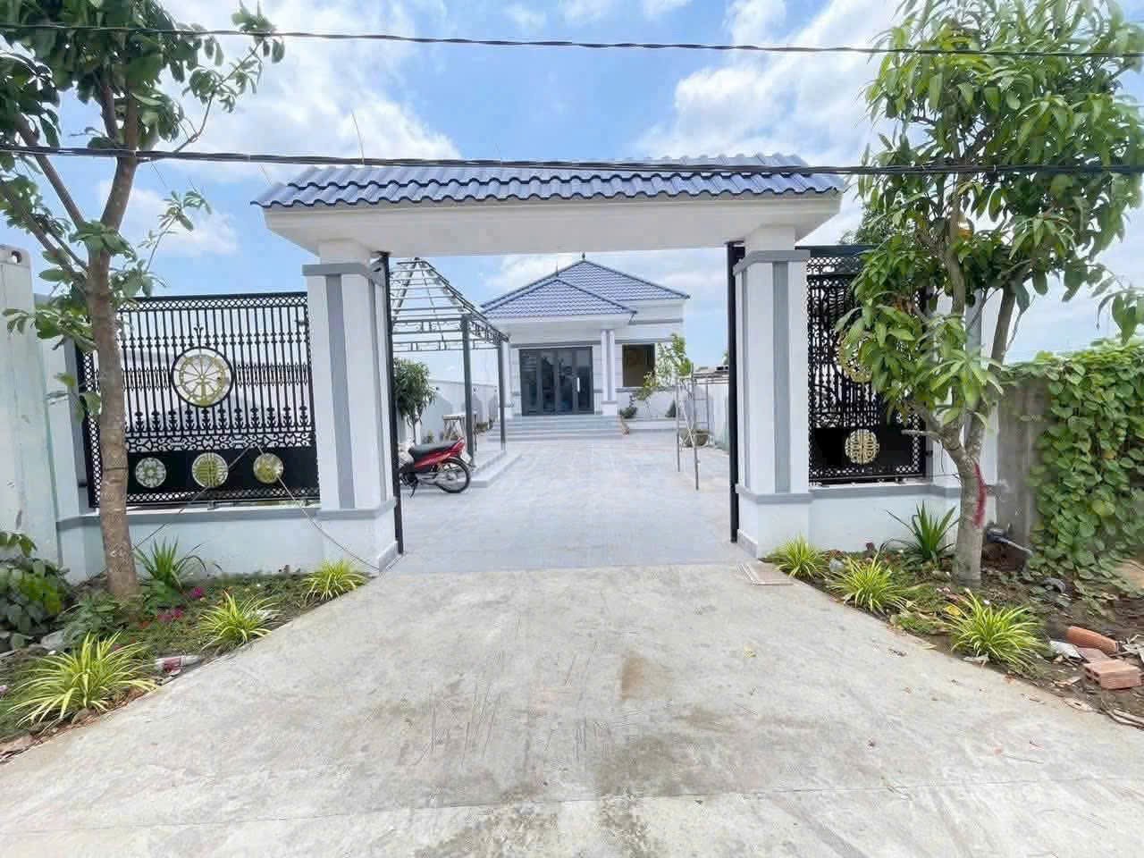 Bán nhà vườn mái nhật mt đường liên ấp 1A-1B , Long Hòa, Cần Đước dt 332m2 full thổ giá 3,9 tỷ 5