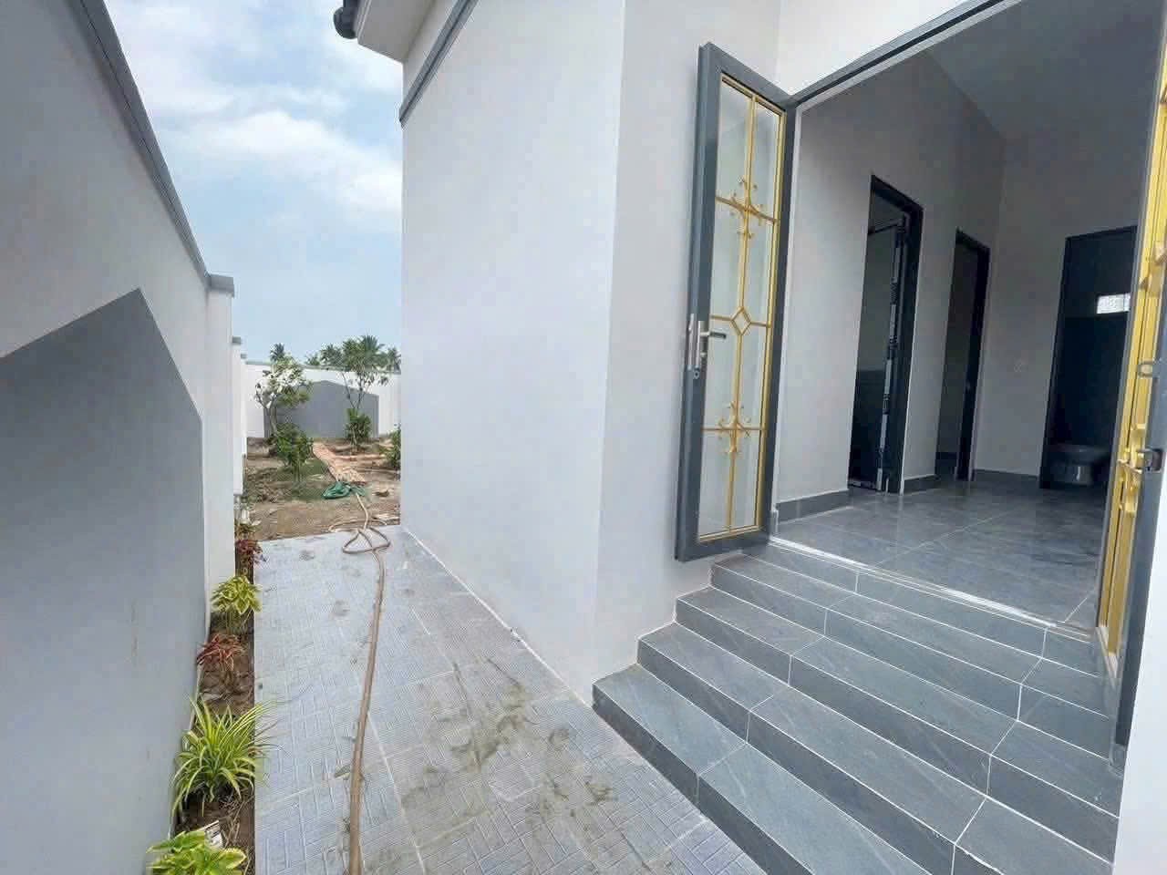 Bán nhà vườn mái nhật mt đường liên ấp 1A-1B , Long Hòa, Cần Đước dt 332m2 full thổ giá 3,9 tỷ 9