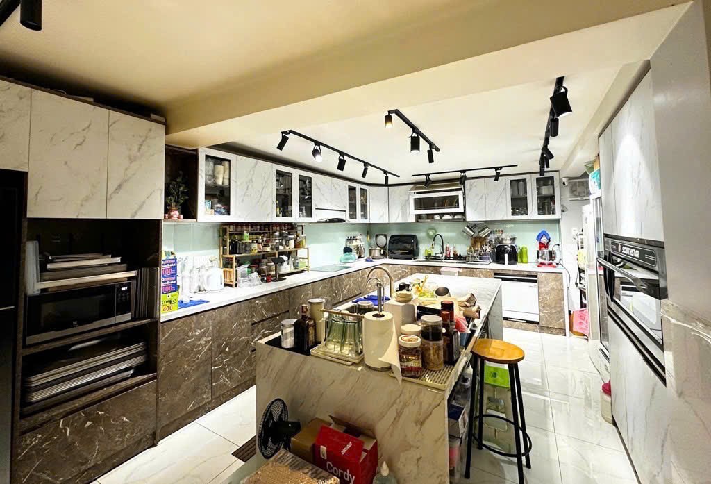 BÁN NHÀ ĐẸP- 72M2- CHỈ HƠN 8T XÍU- Đ.BẾN VÂN ĐỒN- LUU THÔNG THUẬN TIÊN QUA CÁC TUYẾN ĐƯỜNG HOÀNG 2
