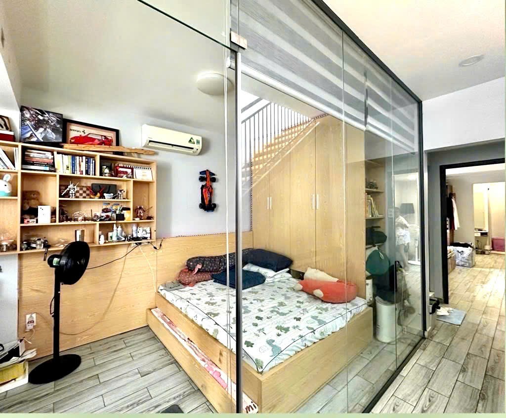 BÁN NHÀ ĐẸP- 72M2- CHỈ HƠN 8T XÍU- Đ.BẾN VÂN ĐỒN- LUU THÔNG THUẬN TIÊN QUA CÁC TUYẾN ĐƯỜNG HOÀNG 4
