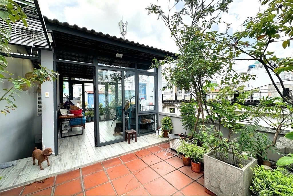 BÁN NHÀ ĐẸP- 72M2- CHỈ HƠN 8T XÍU- Đ.BẾN VÂN ĐỒN- LUU THÔNG THUẬN TIÊN QUA CÁC TUYẾN ĐƯỜNG HOÀNG