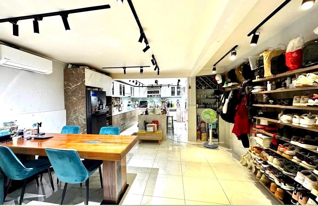BÁN NHÀ ĐẸP- 72M2- CHỈ HƠN 8T XÍU- Đ.BẾN VÂN ĐỒN- LUU THÔNG THUẬN TIÊN QUA CÁC TUYẾN ĐƯỜNG HOÀNG 5