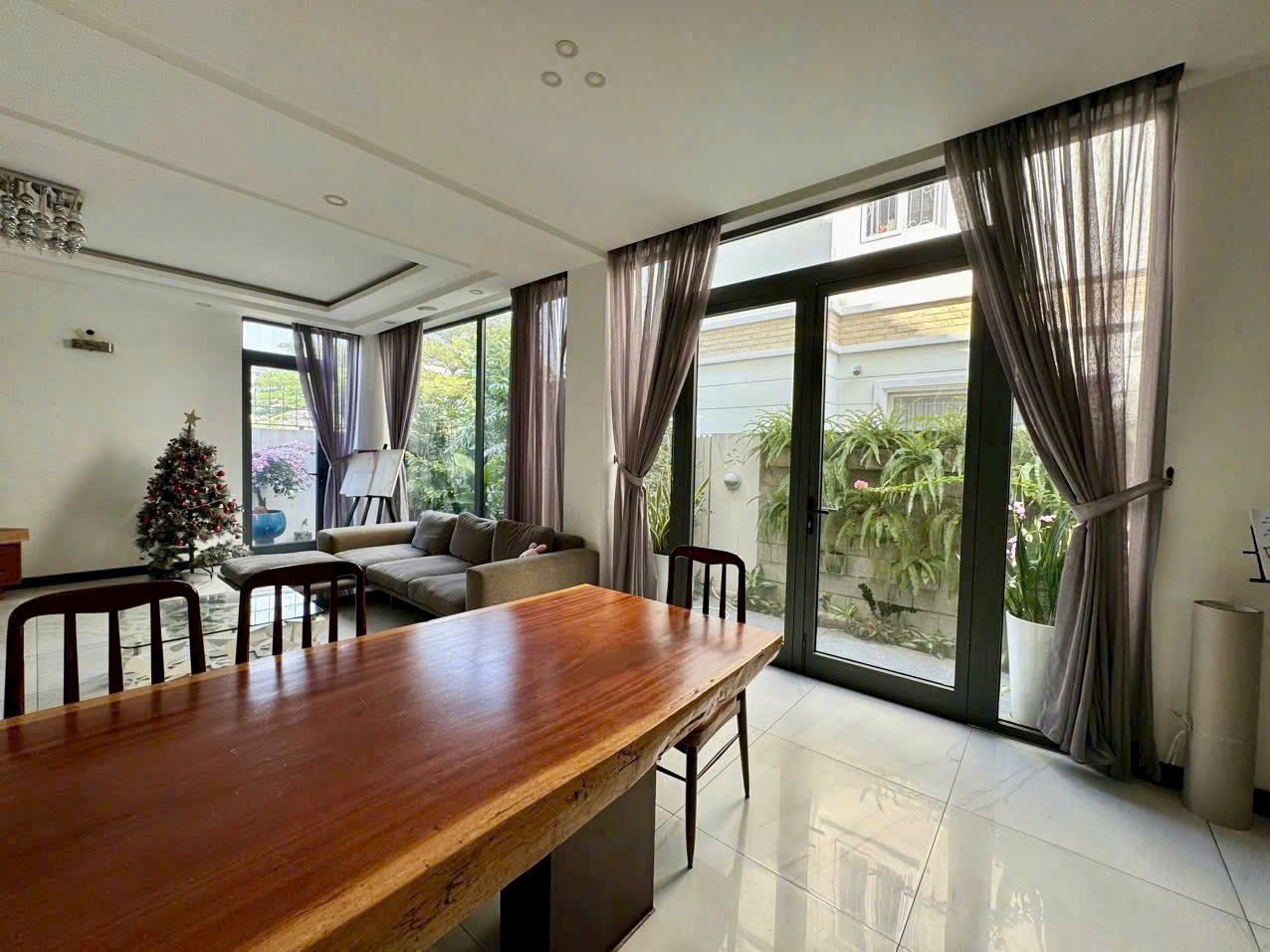 Cho thuê Biệt thự Quận 7, Hồ Chí Minh, Diện tích 450m², Giá 60 Triệu/tháng 12