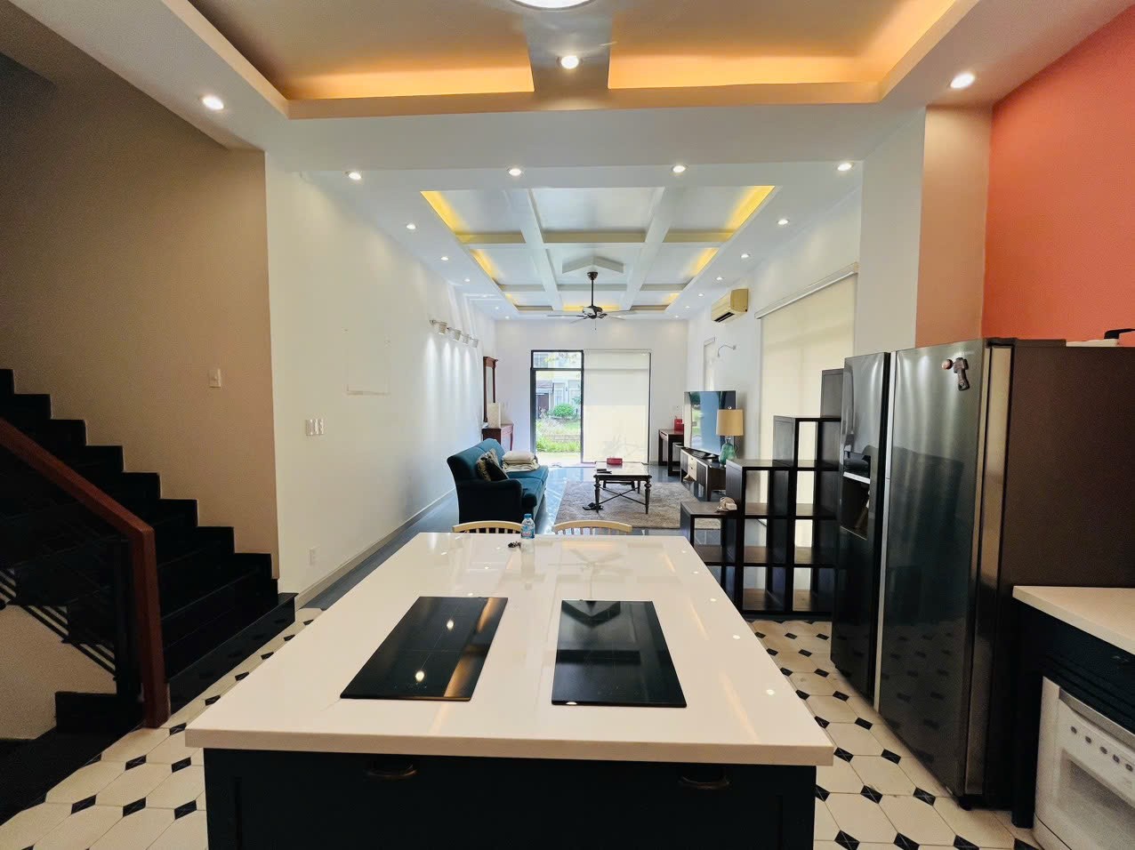 Cần bán Nhà mặt tiền Quận 9, Hồ Chí Minh, Diện tích 240m², Giá 18 Tỷ