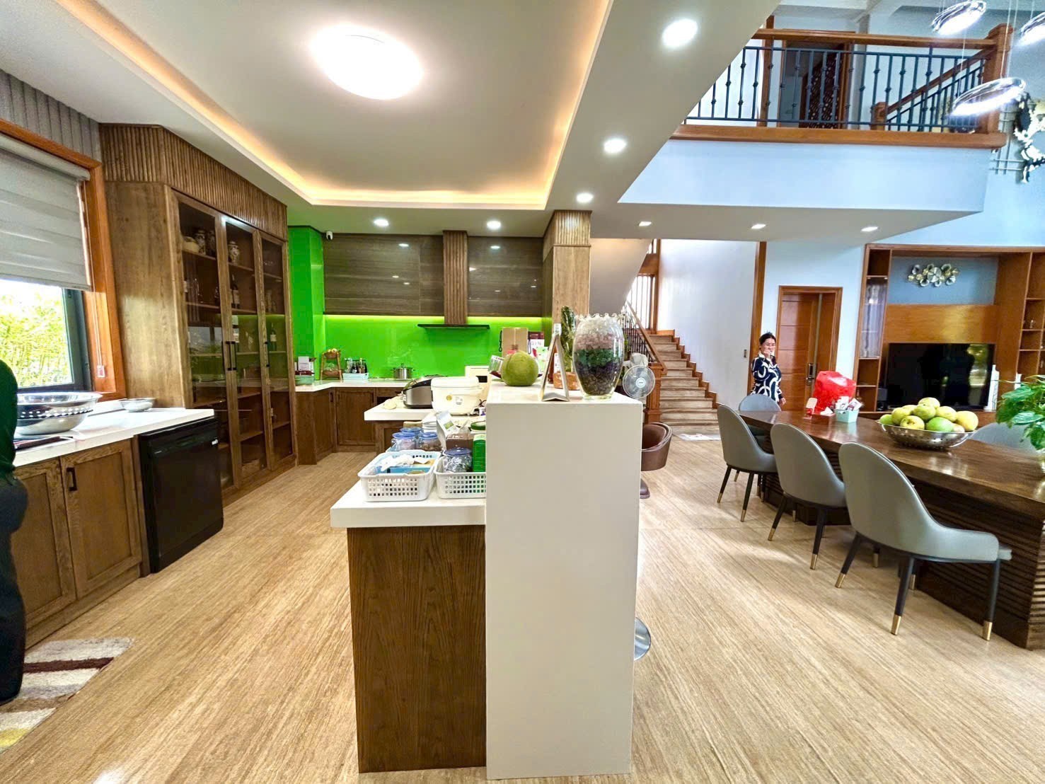 Cần bán Biệt thự Phường Phú Hữu, Quận 9, Diện tích 341m², Giá Thương lượng 5