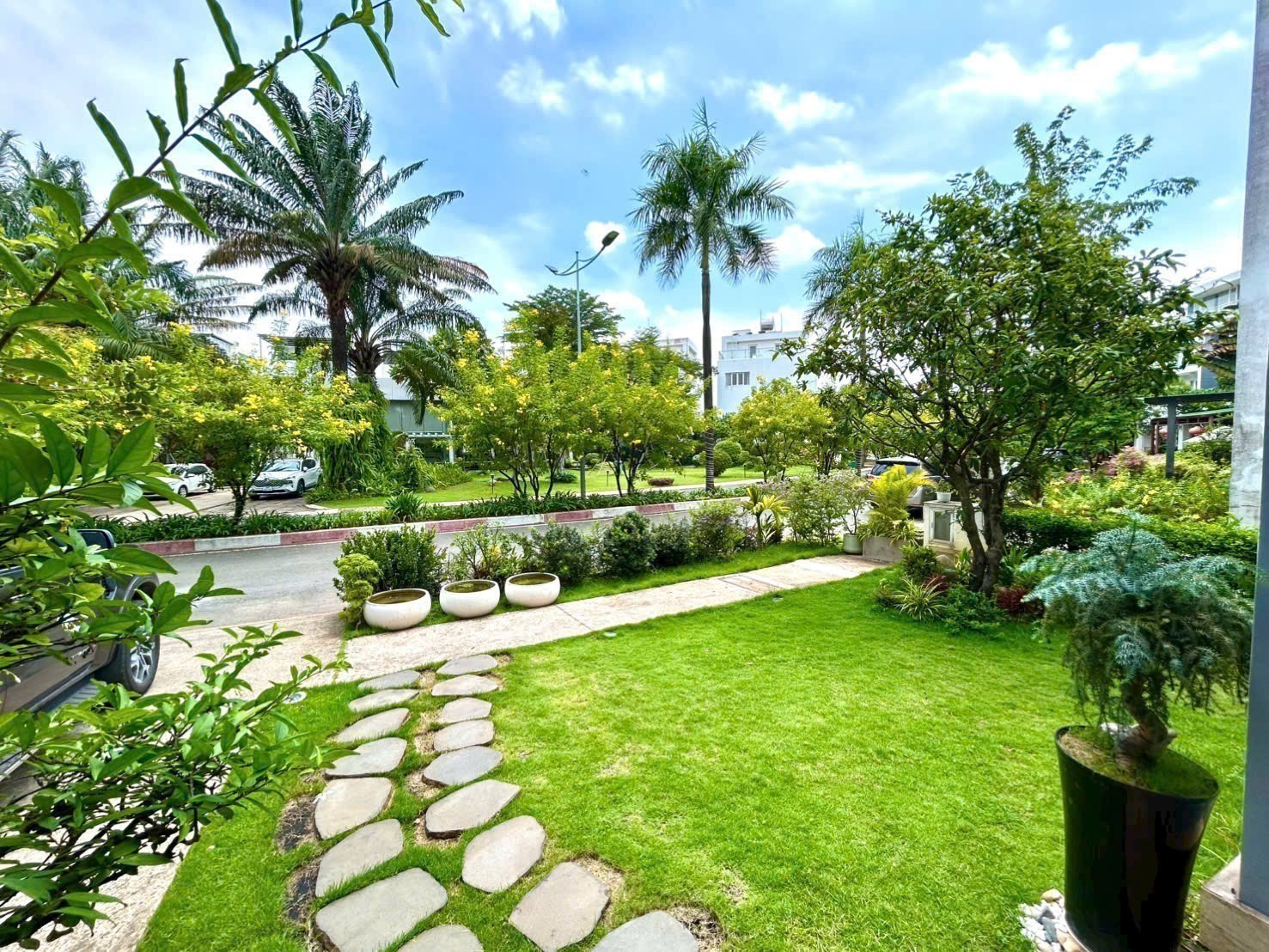 Cần bán Biệt thự Phường Phú Hữu, Quận 9, Diện tích 341m², Giá Thương lượng 12